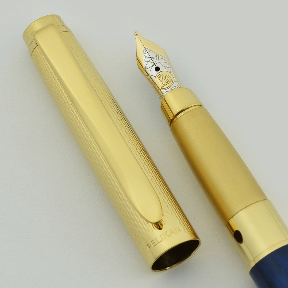 Pelikan Celebry 590 Fountain Pen (1997) - Gold Cap, Sapphire Blue